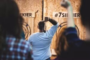 7siekier – Axe Throwing Club