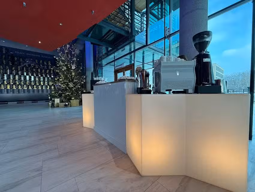 Agencja Barman&oacute;w &ndash; usługi baristyczne i barmańskie &ndash; Barista na targi &ndash; Barman na wesele