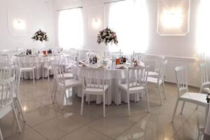 Akacjowy Dw&oacute;r