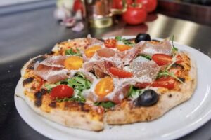 Amfitoria Gastro pizza neapolitańska burgery makarony imprezy okolicznościowe