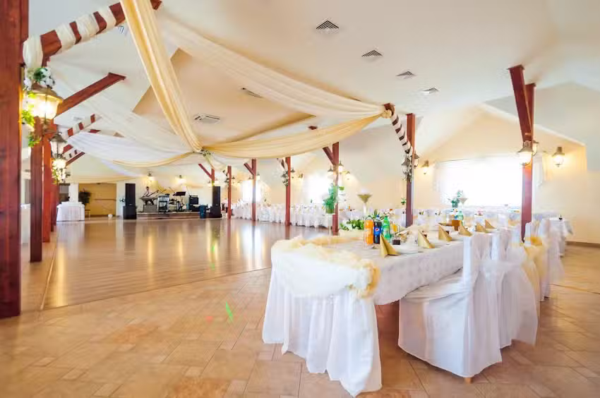 Aureola sala weselna i catering