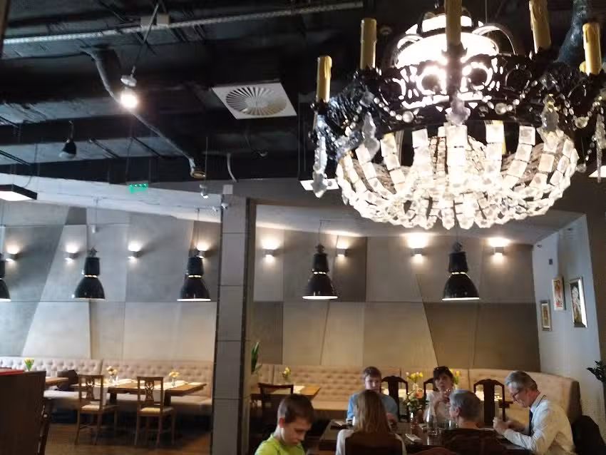 BABIE LATO &ndash; SALA BANKIETOWA