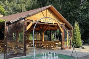 BIESIADNO &ndash; imprezy okolicznościowe, grill, ognisko klasowe, urodziny na świeżym powietrzu, bawialnia