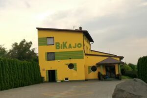 Bikajo. Dom weselny.