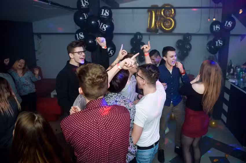 Casa De La Fiesta &ndash; Tw&oacute;j lokal na imprezę. URODZINY