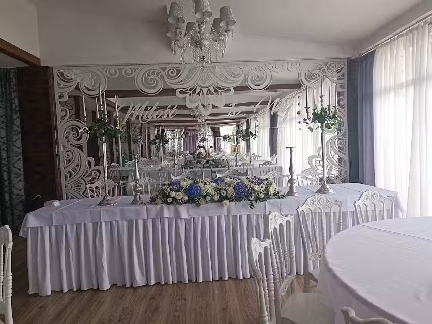 Czarny Łabędź Sala Bankietowo Weselna