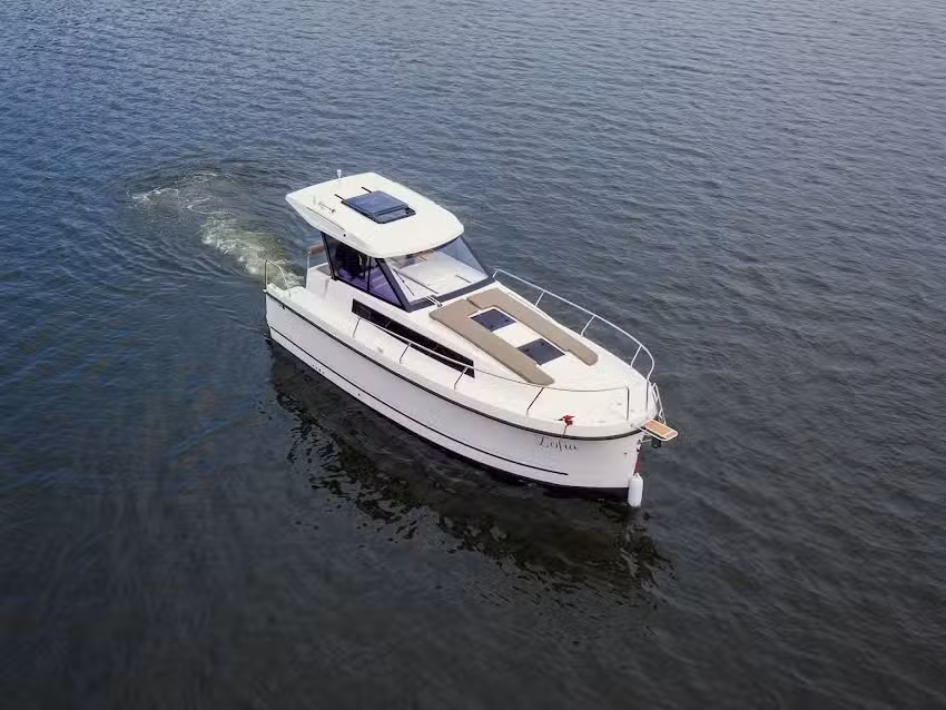 Czarter Jachtu Houseboat i Motor&oacute;wki Kabinowej Mazury &ndash; Wynajmij Jacht na Rejs po Mazurach