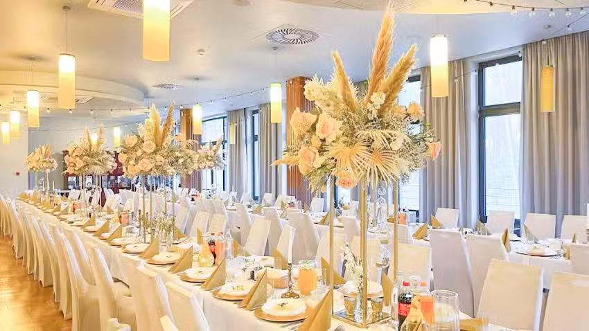 Dekoracje ślubne &ndash; Kwiatami Szyte