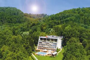 DIUNA Beskidy – Ustroń noclegi wyżywieniem i basenem