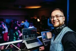 DJ OTIS Wodzirej Saksofonista Wokalista