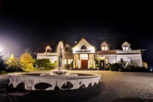 Dom weselny Biały Dw&oacute;r