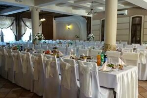 Dom weselny Dworek Przepi&oacute;rka w Wilkowie