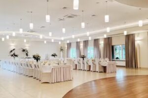 DOM WESELNY MOKRA LEWA