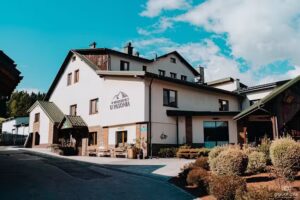 Dom Weselny &bdquo;W Moszczenicy u Pasonia&rdquo;