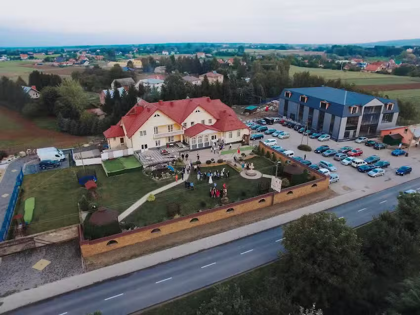 Dom Weselny Wiśniowy Raj