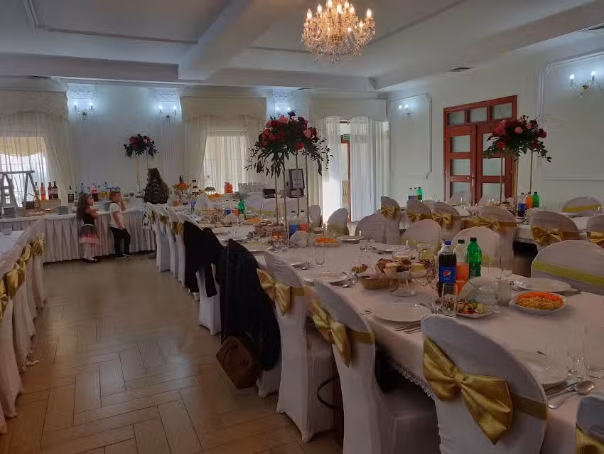 Dw&oacute;r Biesiadny Rojewo &ndash; wesela, imprezy okolicznościowe, restauracja, noclegi