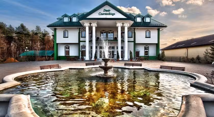 Dw&oacute;r Czarneckiego