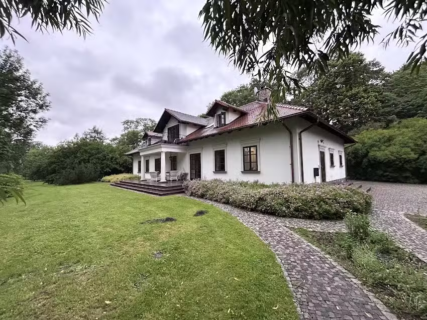 Dw&oacute;r Kiełcz&oacute;wka Agroturystyka Apartamenty Pokoje Noclegi Hotel