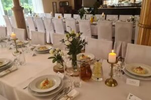 Dw&oacute;r Pomorski &ndash; Luboradza