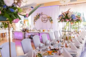 Dw&oacute;r Skalny &ndash; Dom Weselny, Apartamenty i Pokoje, Restauracja Karczma Skalna