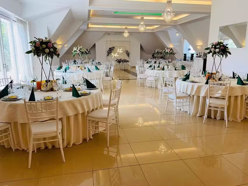 Dw&oacute;r Świętosz&oacute;wka