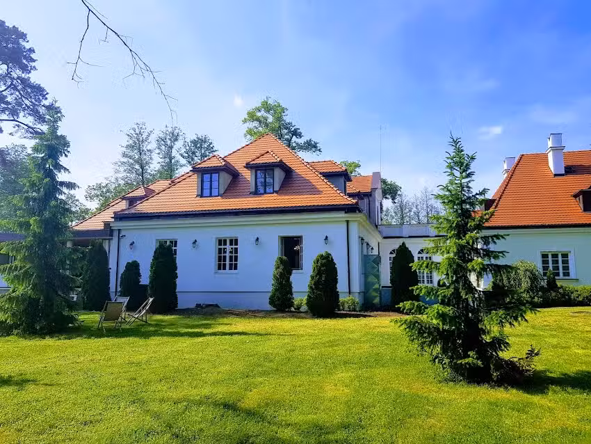 Dw&oacute;r w Manach