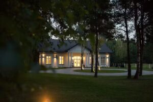 Dworek Jeż&oacute;wka