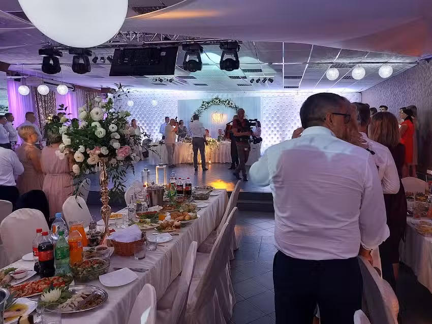 Elba Bis. Sala bankietowo-weselna. Niewiarowska B.