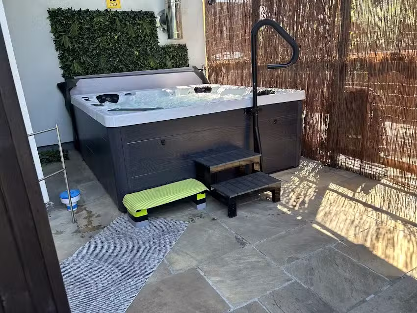 Emerald Spa, Masaż, sauna, noclegi