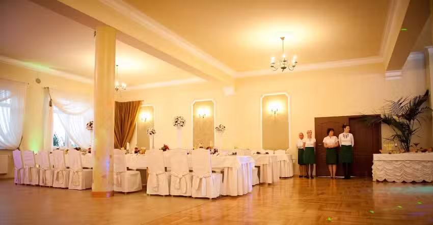 Esencja &ndash; Sala weselna, Dom weselny