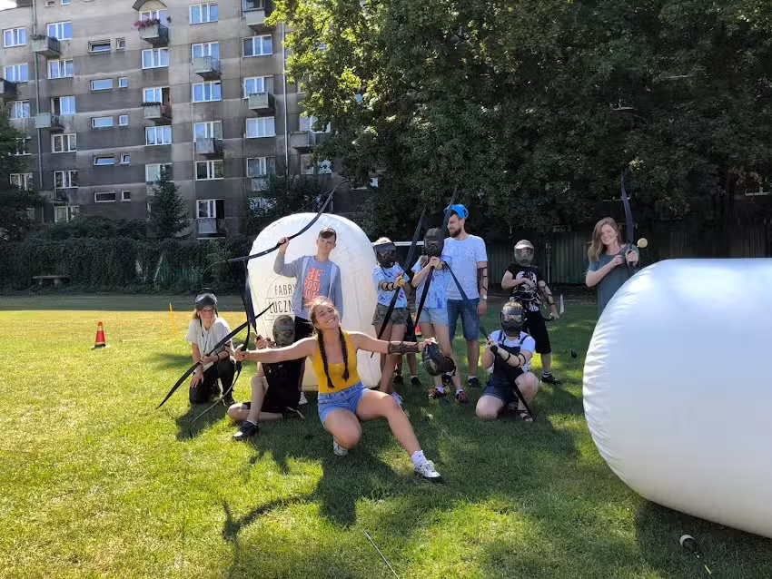 Fabryka Łucznik&oacute;w Archery Tag Events Team Building &ndash; bezpieczne strzelanie do siebie z łuku