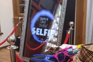 Fotolustro &ndash; fotobudka , cieżki dym, Dj na wesele