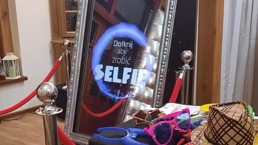 Fotolustro &ndash; fotobudka , cieżki dym, Dj na wesele