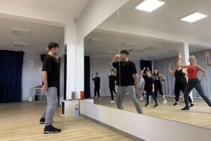 FULL OUT DANCE STUDIO Anna Wojcieszek – Pilates, Taniec, Trening