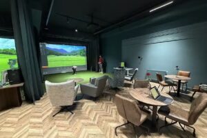 Golflab Zielona Góra / akademia golfa/imprezy /urodziny /sala zabaw/symulator gry w golfa/trackman