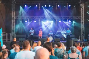 Hocus-Pocus – Zespół Muzyczny na wesele, DJ, Wodzirej, Fotograf, Fotobudka, Fotolustro, Video360