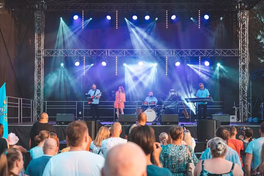 Hocus-Pocus &ndash; Zesp&oacute;ł Muzyczny na wesele, DJ, Wodzirej, Fotograf, Fotobudka, Fotolustro, Video360