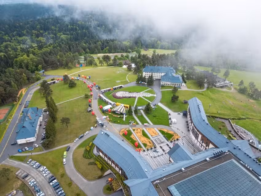 Hotel Arłam&oacute;w