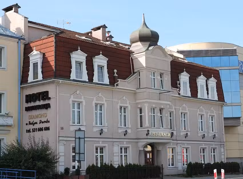 Hotel Diamond &bdquo;Biały Dworek&rdquo; tani nocleg w centrum Rumi.
