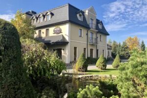 Hotel Na Uboczu, Wilanów, Jara