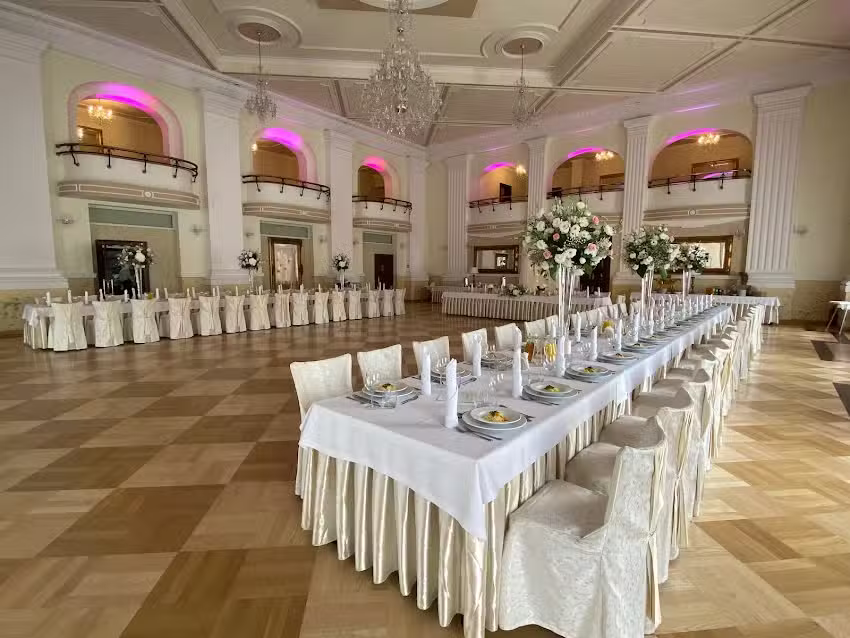 Hotel-Restauracja &bdquo;Adria&rdquo;