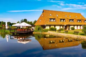 Hotel &ndash; Restauracja PLATAN