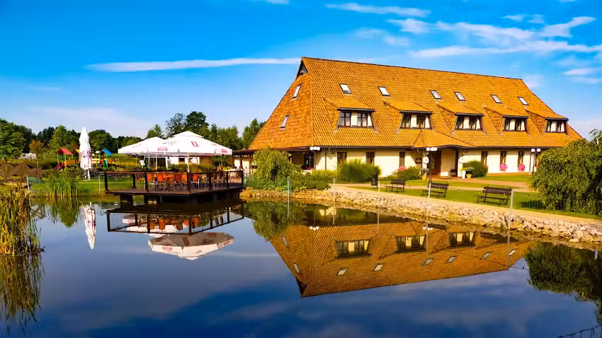 Hotel &ndash; Restauracja PLATAN