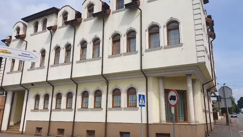 Hotel Restauracja ZAMKOWA Drzewica Imprezy okolicznościowe Noclegi z wyżywieniem Drzewica