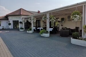 Jaśminowy Gaj- pokoje gościnne, przyjęcia okolicznościowe