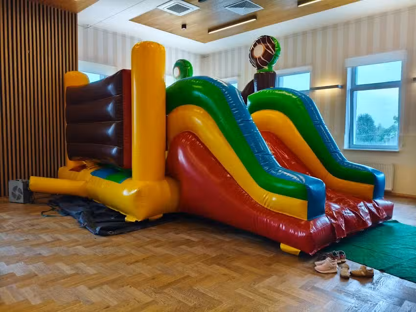 JDJ Jacek Jagielski &ndash; Wynajem namiot&oacute;w imprezowych oraz zjeżdżalni dmuchanych