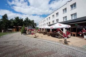 Jodłowy Dwór Hotel & Restauracja & Wypoczynek & Kolonie & Noclegi Świętokrzyskie & Komunie & Imprezy Rodzinne i Firmowe