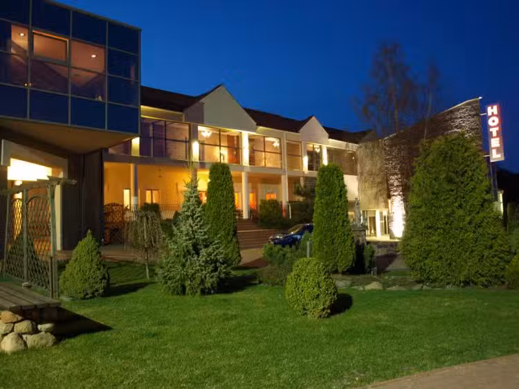 Kamiza Hotel &ndash; Wyszk&oacute;w