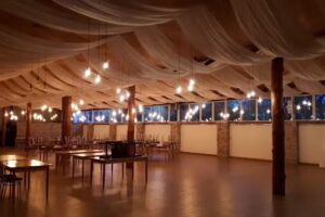 Kołacz. Ośrodek Jeździecki, Dom Weselny