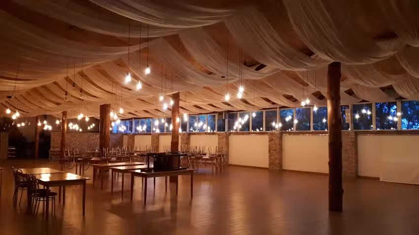 Kołacz. Ośrodek Jeździecki, Dom Weselny